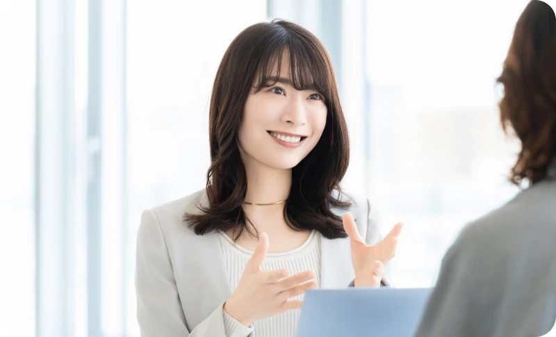 スタッフと個別面談をしている様子